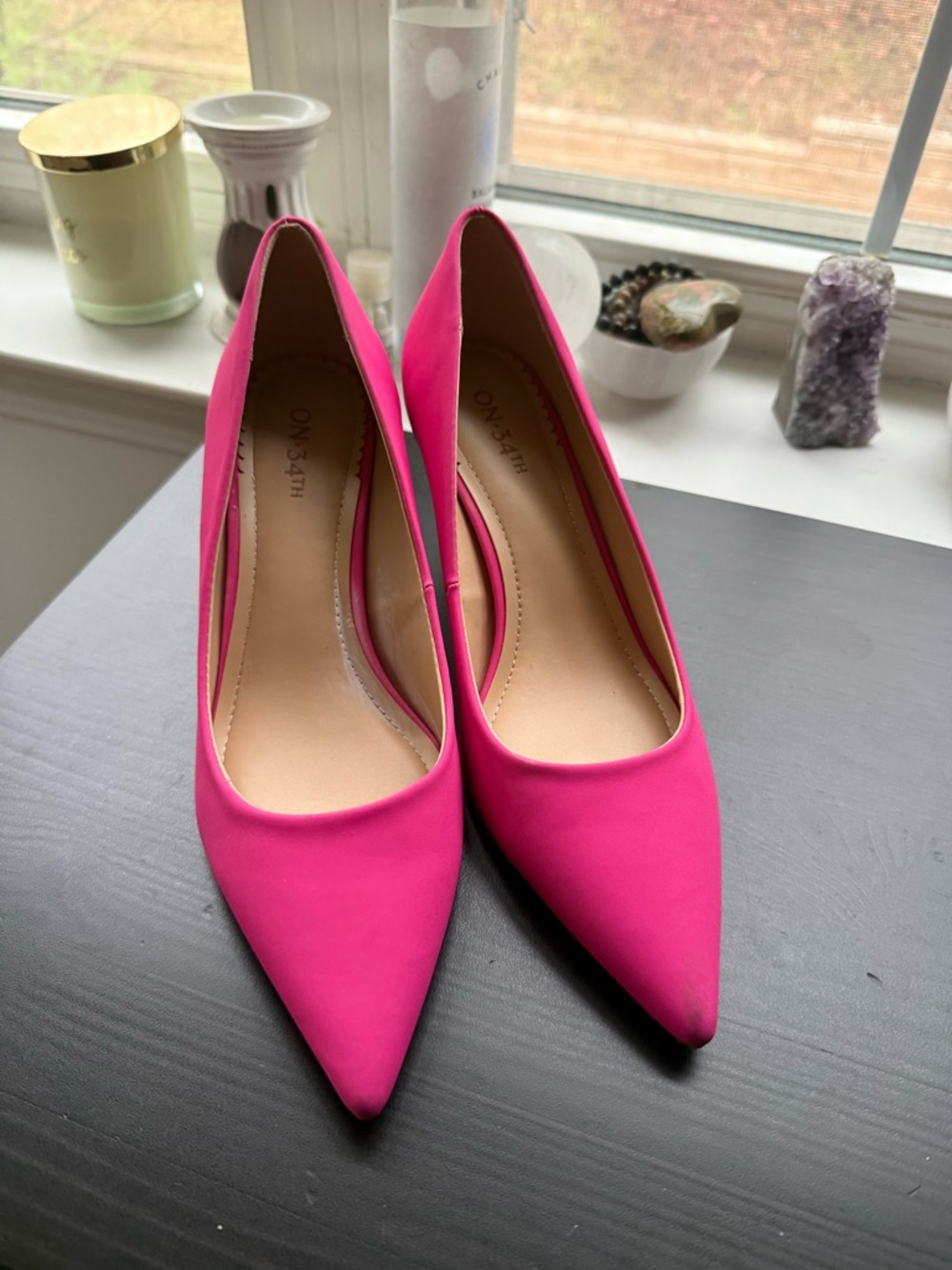 Women's Pointed-Toe Hot Pink Stiletto Pumps - Picture 14 of 14